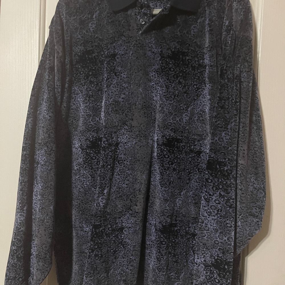 Velorish grey casual top.
